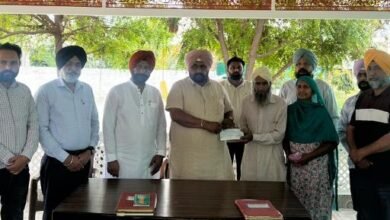 ਵਿਧਾਇਕ ਰਣਬੀਰ ਭੁੱਲਰ ਵੱਲੋਂ ਹਾਦਸਾ ਪੀੜਤ ਕਿਸਾਨ ਪਰਿਵਾਰਾਂ ਨੂੰ ਵਿੱਤੀ ਸਹਾਇਤਾ ਦੇ ਚੈੱਕ ਤਕਸੀਮ