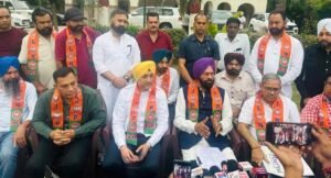 राणा सोढ़ी ने उठाए गंभीर सवाल: चंडीगढ़ ब्लास्ट और पंजाब की कानून व्यवस्था पर कई प्रश्नचिह्न राणा सोढ़ी ने उठाए गंभीर सवाल: चंडीगढ़ ब्लास्ट और पंजाब की कानून व्यवस्था पर कई प्रश्नचिह्न