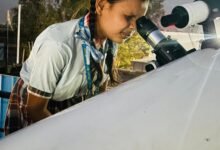 डीसीएम के विद्यार्थियो ने पूर्णिमा पर टैलीस्कॉप में देखा पिंक मून
