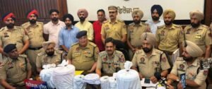 ਪੁਲਿਸ ਨੇ ਹੈਰੋਇਨ, ਆਈਸੀਈ ਡਰੱਗ ਨੈੱਟਵਰਕ ਦਾ ਪਰਦਾਫਾਸ਼ ਕੀਤਾ; ਤਿੰਨ ਨੂੰ 10.125 ਕਿਲੋਗ੍ਰਾਮ ਹੈਰੋਇਨ, 2.001 ਕਿਲੋਗ੍ਰਾਮ ਆਈਸੀਈ ਸਮੇਤ ਗ੍ਰਿਫ਼ਤਾਰ ਕੀਤਾ ਪੁਲਿਸ ਨੇ ਹੈਰੋਇਨ, ਆਈਸੀਈ ਡਰੱਗ ਨੈੱਟਵਰਕ ਦਾ ਪਰਦਾਫਾਸ਼ ਕੀਤਾ; ਤਿੰਨ ਨੂੰ 10.125 ਕਿਲੋਗ੍ਰਾਮ ਹੈਰੋਇਨ, 2.001 ਕਿਲੋਗ੍ਰਾਮ ਆਈਸੀਈ ਸਮੇਤ ਗ੍ਰਿਫ਼ਤਾਰ ਕੀਤਾ