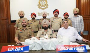 ਯੁੱਧ ਨਾਸ਼ੀਆਂ ਵਿਰੁੱਧ : ਫਿਰੋਜ਼ਪੁਰ ਵਿੱਚ 4 ਕਿਲੋ ਤੋਂ ਵੱਧ ਹੈਰੋਇਨ ਸਮੇਤ ਤਿੰਨ ਨੌਜਵਾਨ ਤਸਕਰਾਂ ਨੂੰ ਗ੍ਰਿਫ਼ਤਾਰ ਯੁੱਧ ਨਾਸ਼ੀਆਂ ਵਿਰੁੱਧ : ਫਿਰੋਜ਼ਪੁਰ ਵਿੱਚ 4 ਕਿਲੋ ਤੋਂ ਵੱਧ ਹੈਰੋਇਨ ਸਮੇਤ ਤਿੰਨ ਨੌਜਵਾਨ ਤਸਕਰਾਂ ਨੂੰ ਗ੍ਰਿਫ਼ਤਾਰ
