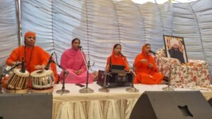 इंसान की ज़िंदगी का असली मकसद सिर्फ़ पूर्ण सतगुरु की शरण में जाने से ही पूरा होता है: साध्वी त्रिवेणी भारती जी इंसान की ज़िंदगी का असली मकसद सिर्फ़ पूर्ण सतगुरु की शरण में जाने से ही पूरा होता है: साध्वी त्रिवेणी भारती जी