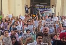 ਆਮ ਆਦਮੀ ਕਲੀਨਿਕ ਦੇ ਸਟਾਫ਼ ਨੇ ਰਾਜ ਵਿਆਪੀ ਅਣਮਿੱਥੇ ਸਮੇਂ ਲਈ ਹੜਤਾਲ ਵਿੱਚ ਹਿੱਸਾ ਲਿਆ; ਫਿਰੋਜ਼ਪੁਰ ਵਿੱਚ ਕਰਮਚਾਰੀਆਂ ਦੇ ਵਿਰੋਧ ਪ੍ਰਦਰਸ਼ਨਾਂ ਦੀ ਵਧਦੀ ਲਹਿਰ ਦੇਖਣ ਨੂੰ ਮਿਲੀ