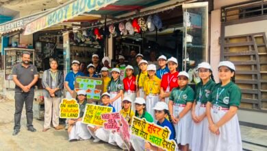 प्लास्टिक मुक्त समाज का संदेश लेकर डीसीएम इंटरनेशनल स्कूल के विद्यार्थियों ने निकाली पेपर बैग रैली प्लास्टिक मुक्त समाज का संदेश लेकर डीसीएम इंटरनेशनल स्कूल के विद्यार्थियों ने निकाली पेपर बैग रैली