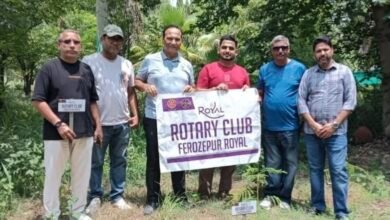 पर्यावरण संरक्षण और हरियाली को बढ़ावा देने के उद्देश्य से चलाए जा रहे अपने वार्षिक वृक्षारोपण अभियान के तहत रोटरी क्लब रॉयल फिरोजपुर ने रविवार को 30 पौधे लगाकर इस वर्ष का लक्ष्य सफलतापूर्वक पूरा कर लिया