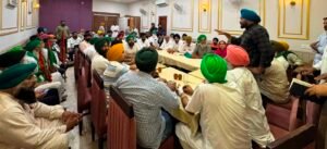 ਕ੍ਰਾਂਤੀਕਾਰੀ ਕਿਸਾਨ ਯੂਨੀਅਨ ਪੰਜਾਬ ਵਲੋਂ ਮ੍ਰਿਤਕ ਗੁਰਜੰਟ ਸਿੰਘ ਦੀ ਵਿਧਵਾ ਪਤਨੀ ਅਤੇ ਚਾਰ ਧੀਆਂ ਦੇ ਇਨਸਾਫ਼ ਲਈ ਲੜਾਈ ਲੜਨ ਦਾ ਐਲਾਨ ਕ੍ਰਾਂਤੀਕਾਰੀ ਕਿਸਾਨ ਯੂਨੀਅਨ ਪੰਜਾਬ ਵਲੋਂ ਮ੍ਰਿਤਕ ਗੁਰਜੰਟ ਸਿੰਘ ਦੀ ਵਿਧਵਾ ਪਤਨੀ ਅਤੇ ਚਾਰ ਧੀਆਂ ਦੇ ਇਨਸਾਫ਼ ਲਈ ਲੜਾਈ ਲੜਨ ਦਾ ਐਲਾਨ