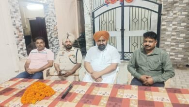 ਅਹਾਤਾ ਬਿਹਾਰੀ ਲਾਲ ਦੇ ਲੋਕਾਂ ਵੱਲੋਂ ਵਿਧਾਇਕ ਰਣਬੀਰ ਭੁੱਲਰ ਦਾ ਸੜਕ ਬਣਾਉਣ ਲਈ ਕੀਤਾ ਗਿਆ ਧੰਨਵਾਦ