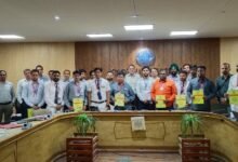 ड्यूटी के दौरान समर्पण और तत्परता दिखाने हेतु कर्मचारियों को संरक्षा पुरस्कार से सम्मानित किया गया