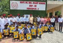 ਵਿਧਾਇਕ ਰਣਬੀਰ ਸਿੰਘ ਭੁੱਲਰ ਵੱਲੋਂ ਫਿਰੋਜ਼ਪੁਰ ਦੇ ਸਰਕਾਰੀ ਸਕੂਲਾਂ ਦੇ ਵਿਦਿਆਰਥੀਆਂ ਨੂੰ ਮੁਫ਼ਤ ਸਕੂਲ ਬੈਗ ਵੰਡੇ