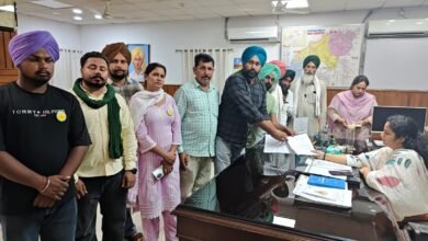 ਮਿਰਤਕ ਦਾ ਪਰਿਵਾਰ ਅਤੇ ਬੀਕੇਯੂ ਕਾਦੀਆ ਵੱਲੋਂ ਸ਼ਾਂਤਮਈ ਧਰਨਾ,ਕਿਸਾਨਾਂ ਨੂੰ ਕੁੱਟ ਕੇ ਭਜਾਓਣ ਵਾਲਿਆਂ ਖਿਲਾਫ ਕਾਰਵਾਈ ਲਈ ਜਥੇਬੰਦੀਆਂ ਪ੍ਰਸ਼ਾਸ਼ਨ ਨੂੰ ਮਿਲੀਆਂ