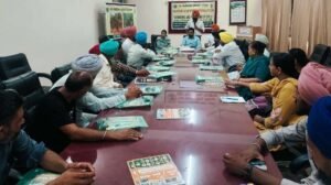 ਪੀ.ਏ.ਯੂ. ਕੇ.ਵੀ.ਕੇ. ਫਿਰੋਜ਼ਪੁਰ ਵੱਲੋਂ ਮਿਰਚ ਦੇ ਮੰਡੀਕਰਨ ਅਤੇ ਪ੍ਰੋਸੈਸਿੰਗ ਸਬੰਧੀ ਕਿਸਾਨ-ਵਿਗਿਆਨੀ ਮਿਲਣੀ ਦਾ ਆਯੋਜਨ ਪੀ.ਏ.ਯੂ. ਕੇ.ਵੀ.ਕੇ. ਫਿਰੋਜ਼ਪੁਰ ਵੱਲੋਂ ਮਿਰਚ ਦੇ ਮੰਡੀਕਰਨ ਅਤੇ ਪ੍ਰੋਸੈਸਿੰਗ ਸਬੰਧੀ ਕਿਸਾਨ-ਵਿਗਿਆਨੀ ਮਿਲਣੀ ਦਾ ਆਯੋਜਨ