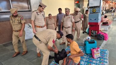 GRP ने रेलवे स्टेशन पर इंटेंसिव सर्च ऑपरेशन चलाया, यात्रियों से सतर्क रहने की अपील की