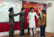 विवेकानंद वर्ल्ड स्कूल ने देशभक्ति से सराबोर कार्यक्रम आयोजित कर कारगिल के शहीदों को दी श्रद्धांजलि