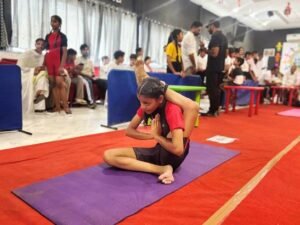 योग चैम्पियनशिप में 80 से अधिक खिलाडय़िों ने दिखाया दम, विजेताओं ने बिखेरा प्रतिभा का जलवा योग चैम्पियनशिप में 80 से अधिक खिलाडय़िों ने दिखाया दम, विजेताओं ने बिखेरा प्रतिभा का जलवा