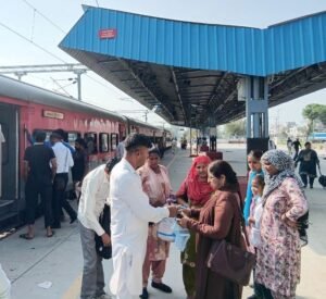 रेलवे ने 'बस रेड' के ज़रिए स्पेशल टिकट चेकिंग ड्राइव चलाई; 200 यात्रियों पर जुर्माना लगाया गया