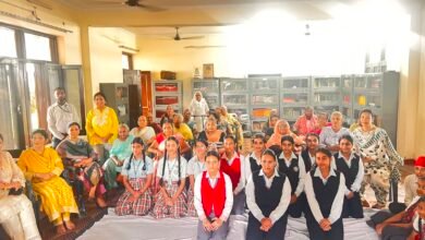 अंर्तराष्ट्रीय वरिष्ट नागरिक दिवस पर डीसीएम इंटरनैशनल के बच्चों ने किया वृद्ध आश्रम का दौरा
