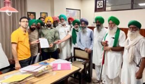 ਕਾਰਪੋਰੇਟੋ ਖੇਤੀ ਛੱਡੋ ਅਤੇ ਅਮਰੀਕਾ ਟਰੇਡ ਡੀਲ ਰੱਦ ਕਰਨ ਦੀ ਮੰਗ ਲਈ ਸੰਯੁਕਤ ਕਿਸਾਨ ਮੋਰਚੇ ਵੱਲੋਂ ਐੱਸ ਡੀ ਐੱਮ ਦਫਤਰ ਅੱਗੇ ਕੀਤਾ ਪ੍ਰਦਰਸ਼ਨ,