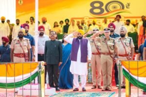 ਮੁੱਖ ਮੰਤਰੀ ਭਗਵੰਤ ਸਿੰਘ ਮਾਨ ਨੇ ਵੱਖ-ਵੱਖ ਖੇਤਰਾਂ ਵਿੱਚ ਵਡਮੁੱਲਾ ਯੋਗਦਾਨ ਪਾਉਣ ਵਾਲੀਆਂ 29 ਉੱਘੀਆਂ ਸ਼ਖਸੀਅਤਾਂ ਨੂੰ ਸਟੇਟ ਐਵਾਰਡ ਨਾਲ ਕੀਤਾ ਸਨਮਾਨਿਤ ਮੁੱਖ ਮੰਤਰੀ ਭਗਵੰਤ ਸਿੰਘ ਮਾਨ ਨੇ ਵੱਖ-ਵੱਖ ਖੇਤਰਾਂ ਵਿੱਚ ਵਡਮੁੱਲਾ ਯੋਗਦਾਨ ਪਾਉਣ ਵਾਲੀਆਂ 29 ਉੱਘੀਆਂ ਸ਼ਖਸੀਅਤਾਂ ਨੂੰ ਸਟੇਟ ਐਵਾਰਡ ਨਾਲ ਕੀਤਾ ਸਨਮਾਨਿਤ