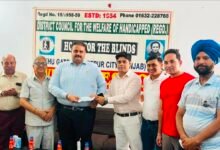 सामाजिक कार्यकर्ता विपुल नारंग (येस मैंन) ने आजादी दिवस मनाने के लिए होम फॉर ब्लाइंड को 11 हजार रुपये का दिया दान