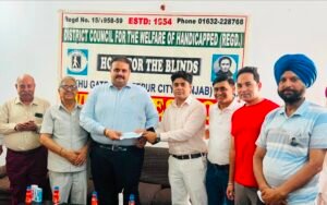 सामाजिक कार्यकर्ता विपुल नारंग (येस मैंन) ने आजादी दिवस मनाने के लिए होम फॉर ब्लाइंड को 11 हजार रुपये का दिया दान