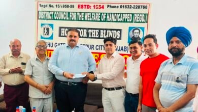 सामाजिक कार्यकर्ता विपुल नारंग (येस मैंन) ने आजादी दिवस मनाने के लिए होम फॉर ब्लाइंड को 11 हजार रुपये का दिया दान