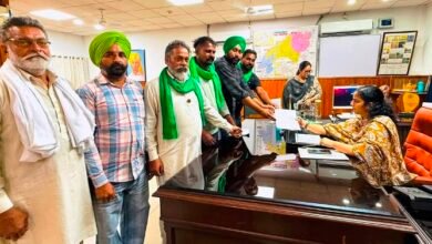 ਕਸਬਾ ਮਮਦੋਟ ਦੇ ਚੱਕ ਸਰਕਾਰ ਦੇ ਆਬਾਦਕਾਰ ਕਿਸਾਨਾਂ ਦਾ ਵਫਦ ਡੀਸੀ ਫਿਰੋਜ਼ਪੁਰ ਨੂੰ ਮਿਲਿਆ, ਦੇਸ਼ ਵੰਡ ਵੇਲੇ ਦੇ ਵੱਸੇ ਪਰਿਵਾਰਾਂ ਨੂੰ ਉਜਾੜਨਾ ਚਾਉਂਦੀ ਸਰਕਾਰ - ਅਵਤਾਰ ਮਹਿਮਾਂ