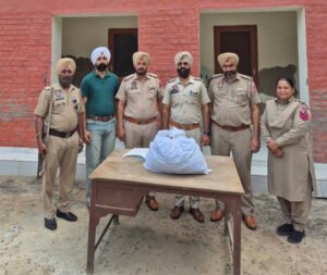 ਰੇਲਵੇ ਯਾਰਡ ਨੇੜਿਓਂ GRP ਵੱਲੋਂ 10.64 ਕਿਲੋ ਗਾਂਜਾ ਬਰਾਮਦ; ਅਣਪਛਾਤੇ ਖ਼ਿਲਾਫ਼ NDPS ਐਕਟ ਤਹਿਤ ਮਾਮਲਾ ਦਰਜ