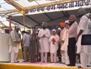 हरियाणा के CM सैनी ने किया गुरूहरसहाय का दौरा, नशे के खिलाफ सामूहिक लड़ाई का आह्वान हरियाणा के CM सैनी ने किया गुरूहरसहाय का दौरा, नशे के खिलाफ सामूहिक लड़ाई का आह्वान