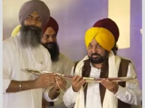 ਗੁਰਪ੍ਰੀਤ ਸਿੰਘ ਸੇਖੋਂ 'ਆਪ' ਵਿੱਚ ਸ਼ਾਮਲ ਹੋਏ; ਮੁੱਖ ਮੰਤਰੀ ਮਾਨ ਨੇ ਉਨ੍ਹਾਂ ਦਾ ਸਵਾਗਤ ਕੀਤਾ ਗੁਰਪ੍ਰੀਤ ਸਿੰਘ ਸੇਖੋਂ 'ਆਪ' ਵਿੱਚ ਸ਼ਾਮਲ ਹੋਏ; ਮੁੱਖ ਮੰਤਰੀ ਮਾਨ ਨੇ ਉਨ੍ਹਾਂ ਦਾ ਸਵਾਗਤ ਕੀਤਾ