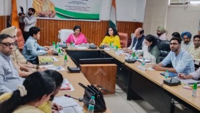 महिलाओं की घरेलू हिंसा से जुड़ी शिकायतें सुनीं, तस्करी में महिलाओं की एंट्री गलत: विजया रहाटकर
