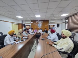 ਪੰਜਾਬ ਗਊ ਸੇਵਾ ਕਮਿਸ਼ਨ ਦੇ ਉਪ ਚੇਅਰਮੈਨ ਕੀਮਤੀ ਭਗਤ ਵੱਲੋਂ ਜ਼ਿਲ੍ਹਾ ਤੇ ਪੁਲਿਸ ਪ੍ਰਸ਼ਾਸਨ ਸਮੇਤ ਸਬੰਧਤ ਵਿਭਾਗਾਂ ਅਤੇ ਵੱਖ-ਵੱਖ ਗਊਸ਼ਾਲਾਵਾਂ ਦੇ ਅਹੁਦੇਦਾਰਾਂ ਨਾਲ ਮੀਟਿੰਗ