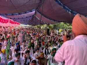 ਕੋਪ੍ਰੇਟਿਵ ਸੁਸਾਇਟੀਆਂ ਵਿੱਚ ਕਿਸਾਨਾਂ ਨੂੰ ਹੱਦ ਕਰਜਾ ਅਤੇ ਡੀਏਪੀ ਦੇਣ ਤੋਂ ਪਹਿਲਾਂ ਲਾਈਆਂ ਜਾ ਰਹੀਆਂ ਸ਼ਰਤਾਂ ਦਾ ਕਿਸਾਨਾਂ ਵੱਲੋਂ ਜ਼ੋਰਦਾਰ ਵਿਰੋਧ