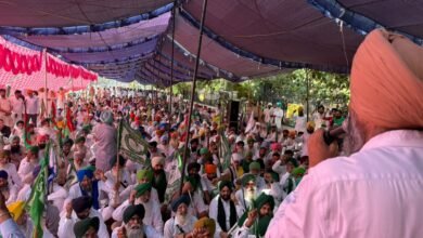 ਕੋਪ੍ਰੇਟਿਵ ਸੁਸਾਇਟੀਆਂ ਵਿੱਚ ਕਿਸਾਨਾਂ ਨੂੰ ਹੱਦ ਕਰਜਾ ਅਤੇ ਡੀਏਪੀ ਦੇਣ ਤੋਂ ਪਹਿਲਾਂ ਲਾਈਆਂ ਜਾ ਰਹੀਆਂ ਸ਼ਰਤਾਂ ਦਾ ਕਿਸਾਨਾਂ ਵੱਲੋਂ ਜ਼ੋਰਦਾਰ ਵਿਰੋਧ