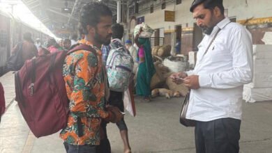 रेलवे स्टाफ पहले से बस से स्टेशन पहुंचे, 328 बिना टिकट वाले यात्रियों को पकड़ा, 2.79 लाख रुपये वसूले